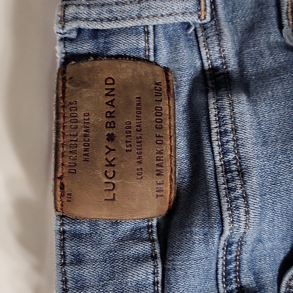 Lucky Brand Women's Light Wash Distressed Ava Skinny Jeans Raw Hem Size 4/27 GUC - Picture 12 of 14